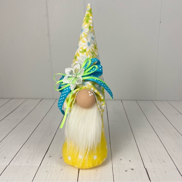 SOLD 🚫 Spring Summer Gnome Daisy Print Yellow Polka Dot Multicolor Bow - Picture 3 of 11